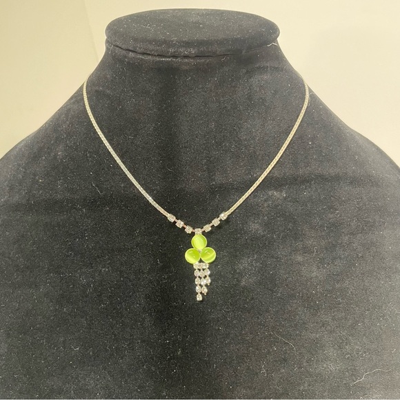 Silver Tone Necklace with Green Clover-style Pendant with Rhinestones - Picture 3 of 6